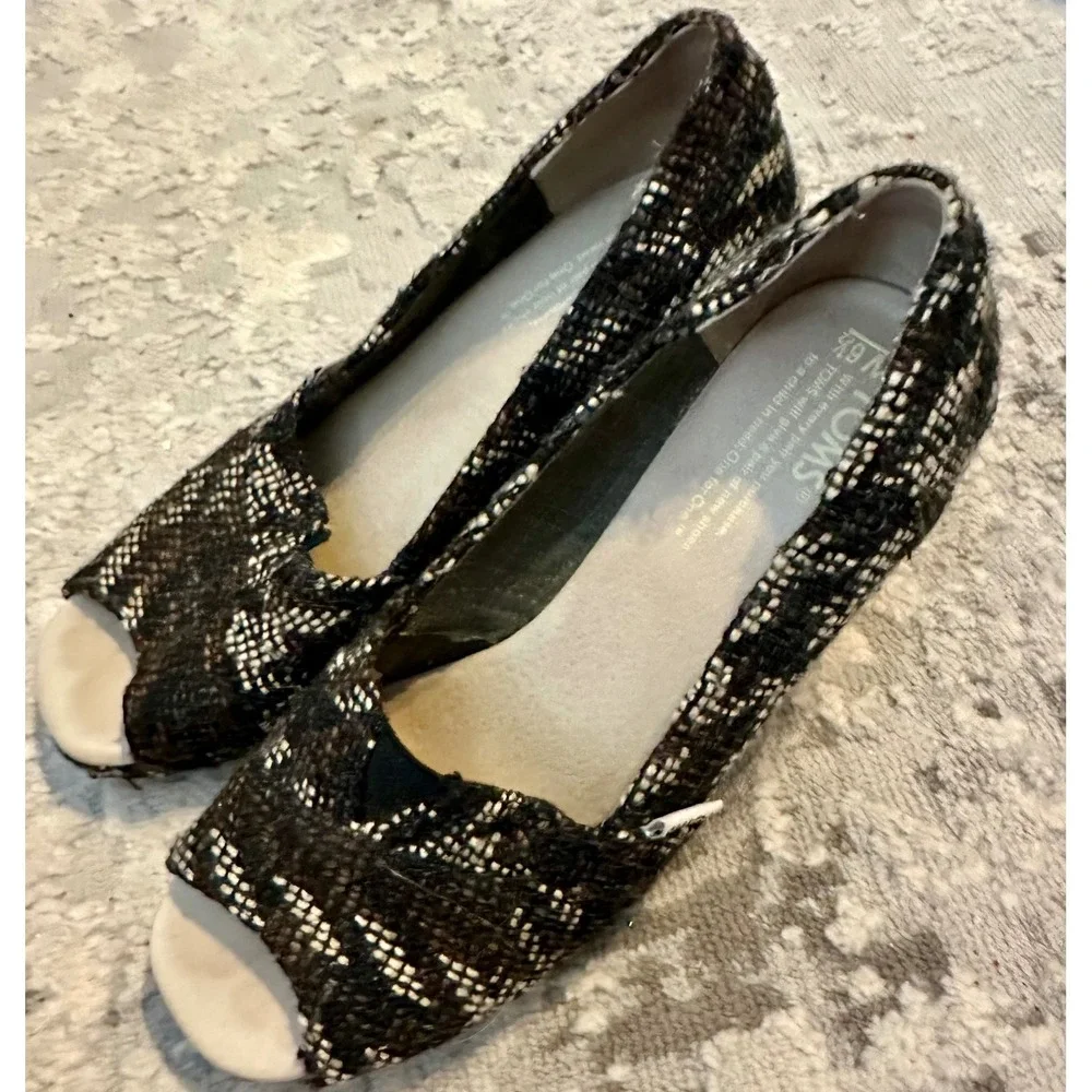 TOMS Womens Black White Woven Fabric Peep Toe Wedge Heels Size‎ 6.5